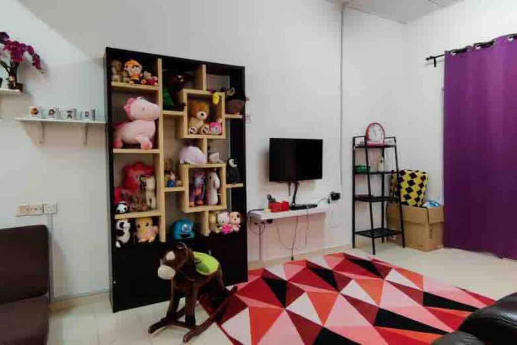 Homestay Delisha Parit Raja Uthm Buitenkant foto