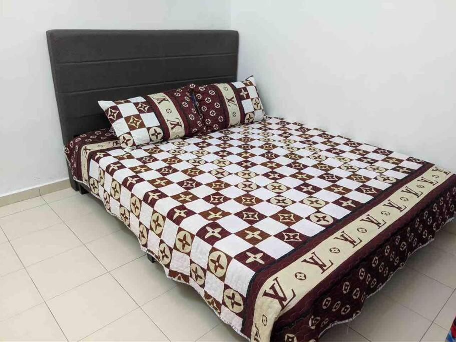 Homestay Delisha Parit Raja Uthm Buitenkant foto