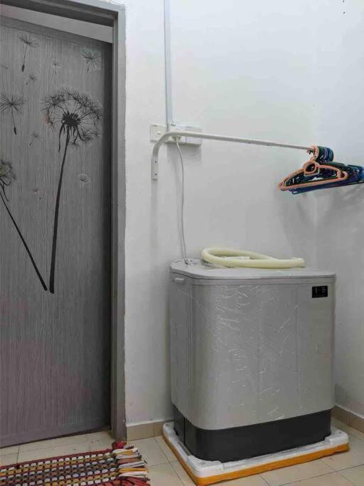 Homestay Delisha Parit Raja Uthm Buitenkant foto