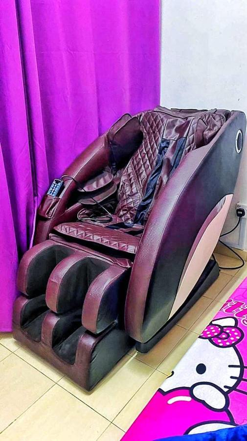 Homestay Delisha Parit Raja Uthm Buitenkant foto